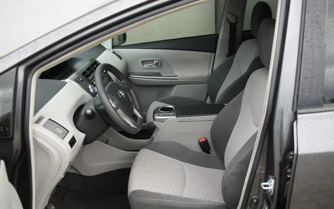Toyota Prius cena 62000 przebieg: 88560, rok produkcji 2017 z Zwoleń małe 79